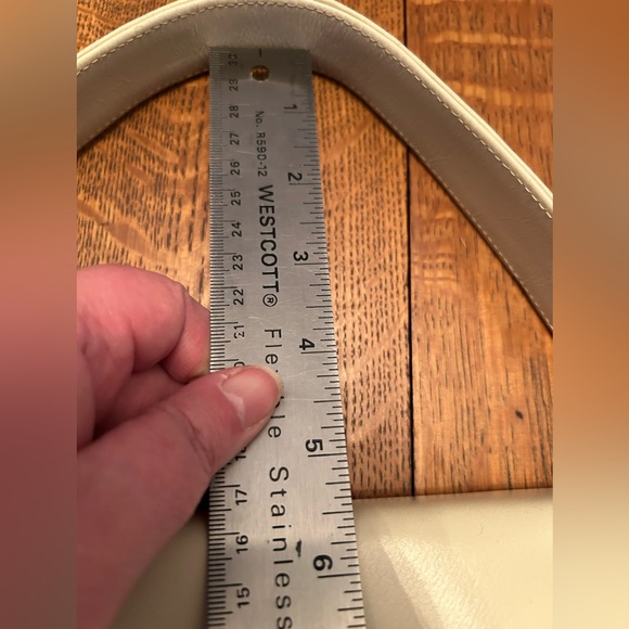 Vintage Normandie Cream Leather Handbag - Picture 9 of 14